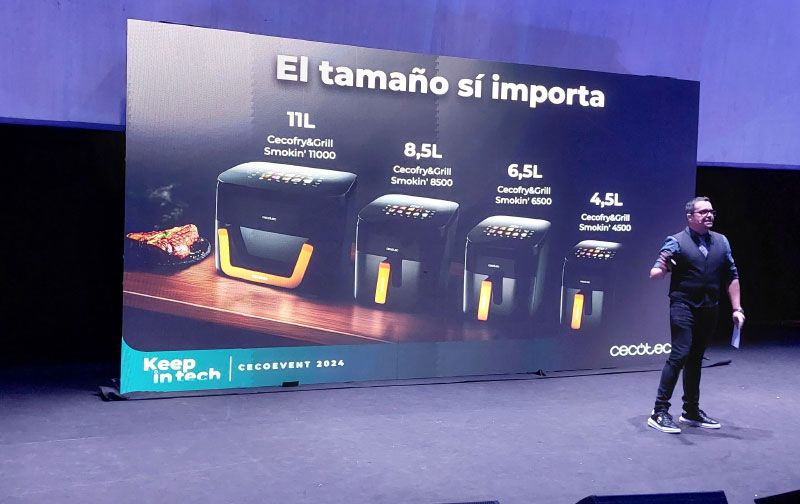 Sam Saiz, manager de producto de cocinado de Cecotec presentando las nuevas Cecofry&Grill